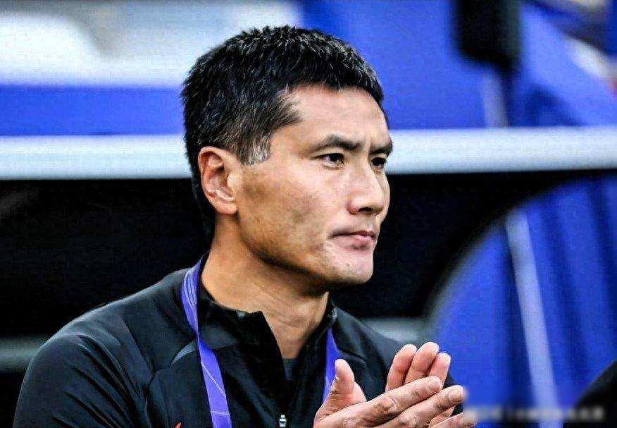 12月8日，新帅邵佳一出现在多场赛事现场，比如足协杯决赛和“熊猫杯”，他没有急着