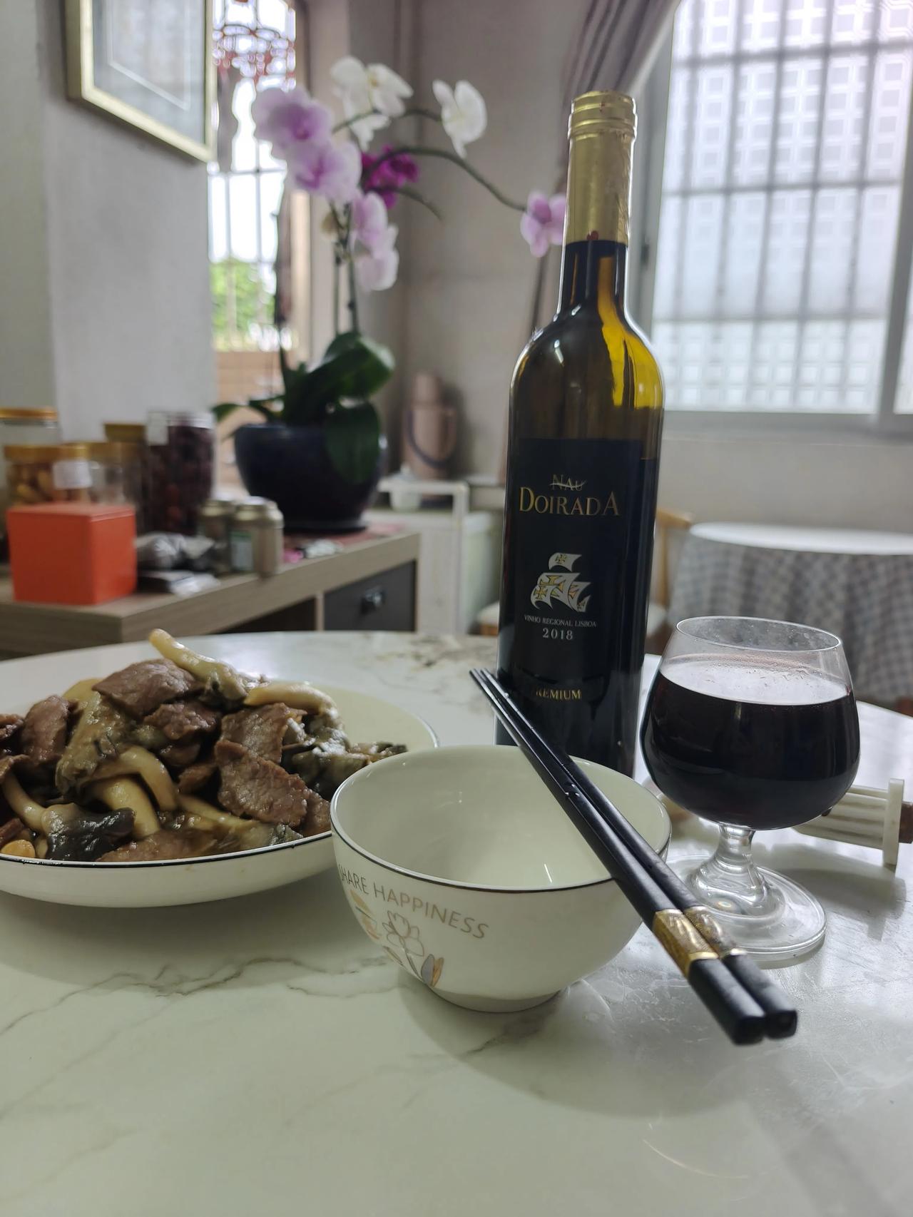 分享生活的美食照片不好意思，这就是我今晚的晚餐，连米饭都没有，真是很可怜的，我晒
