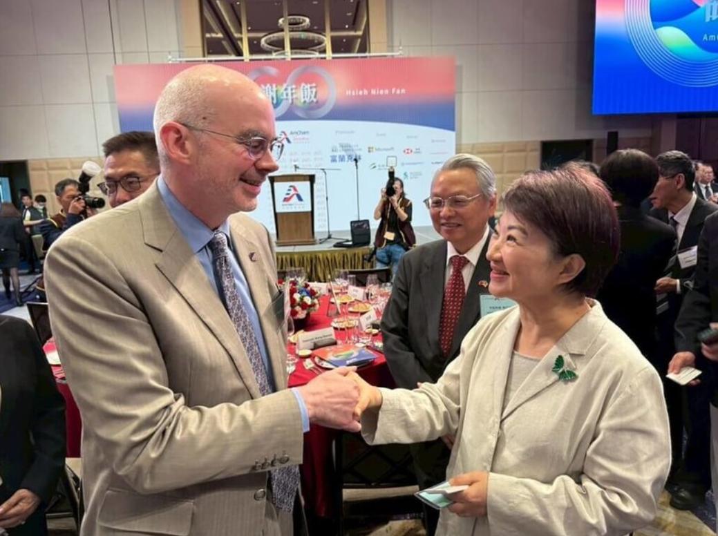 这下好了，卢秀燕是真快到头了

2026年7月8日，国台办新闻发布会上出现了一个
