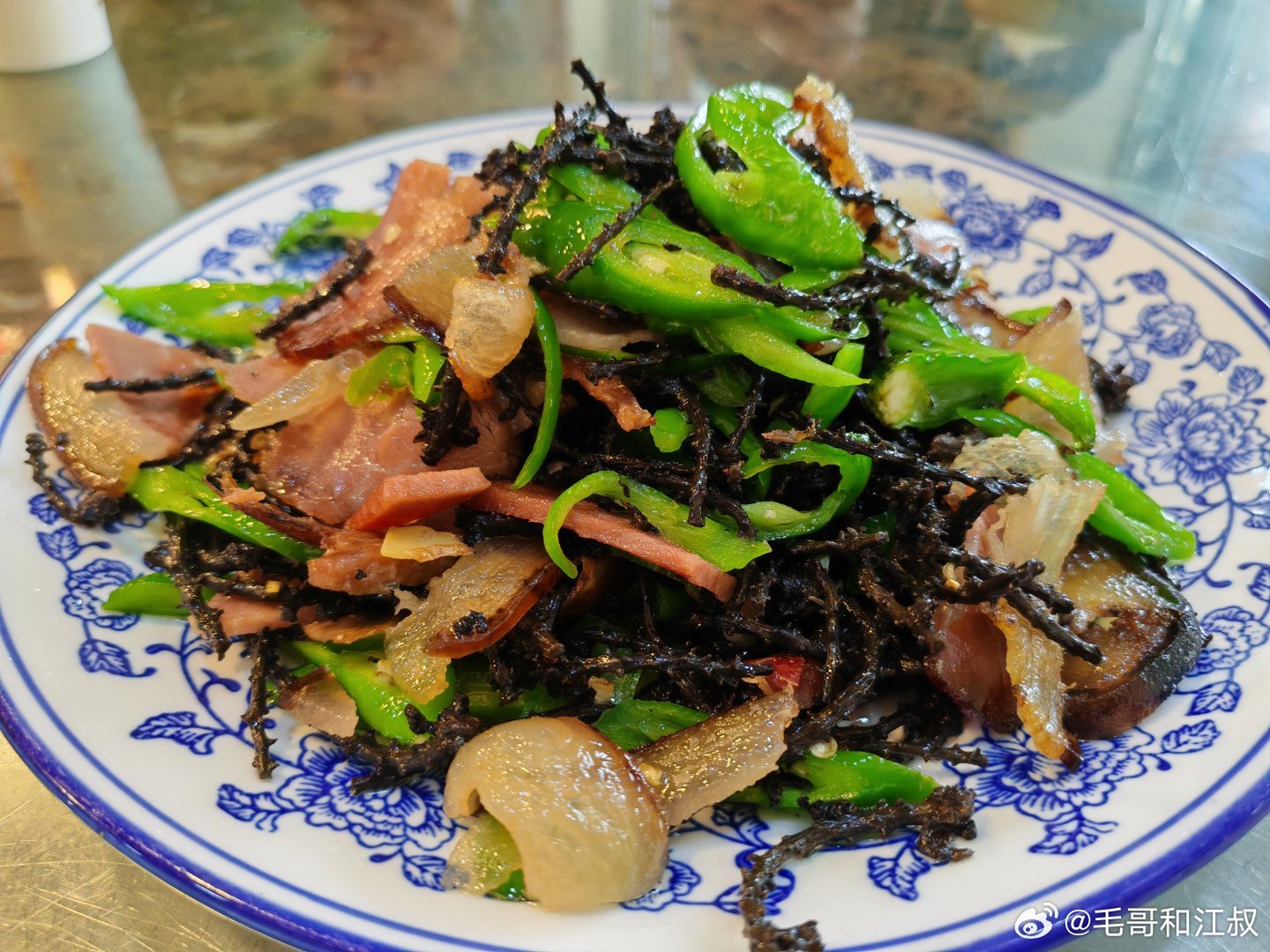 今天解锁了两种奇怪的菜，一个是核桃花（黑色细长条，吃起来脆脆的），一个是豆汤（青