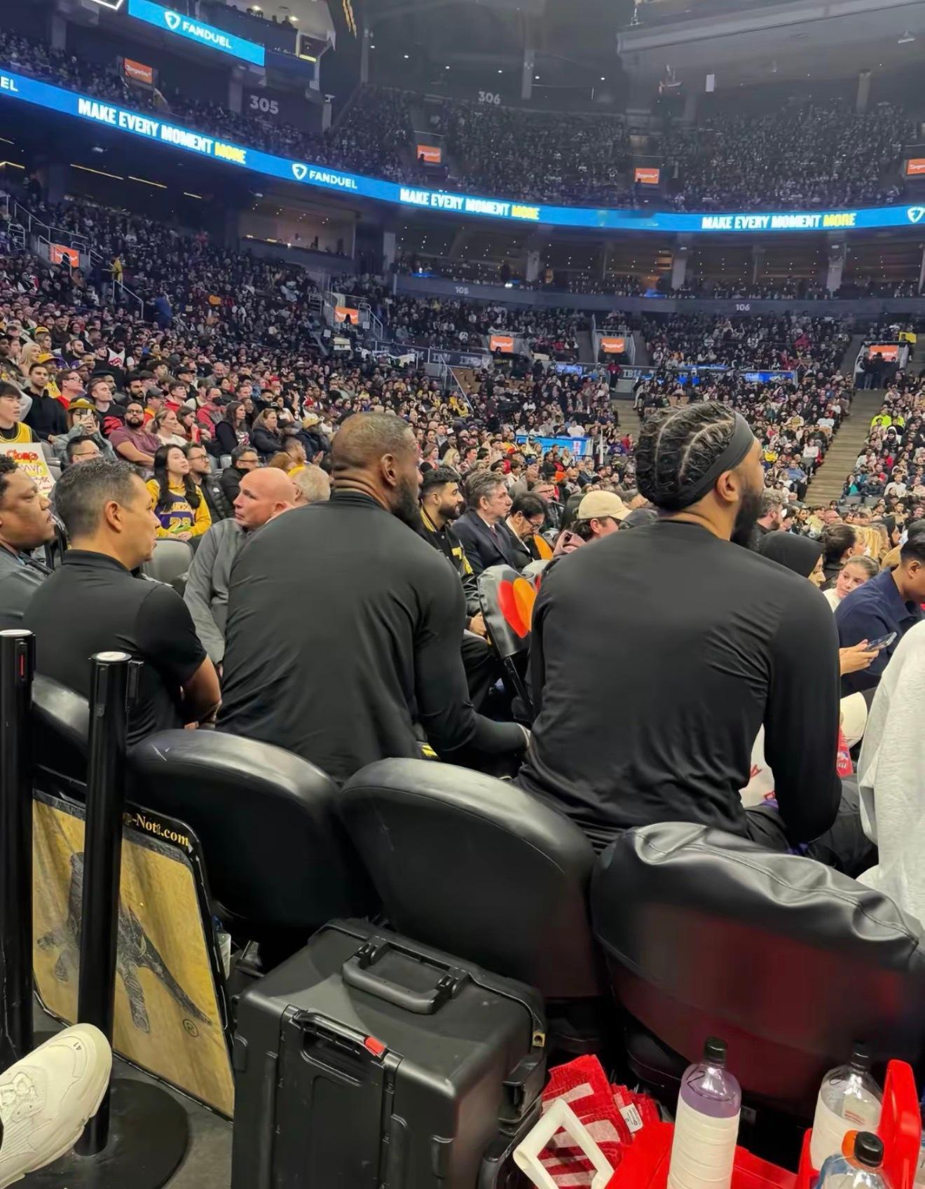 还能回到那天吗詹眉