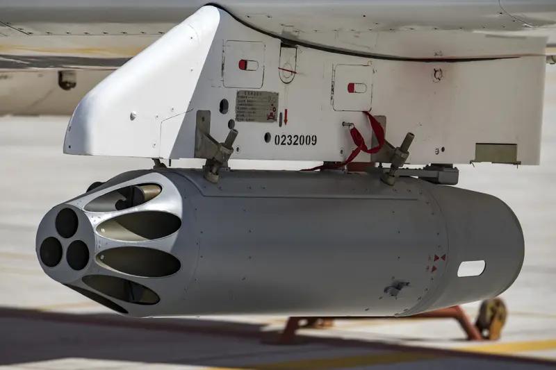 这波操作确实够硬核！塞尔维亚空军的米格-29SM+战机最近被拍到挂载了咱们中国的