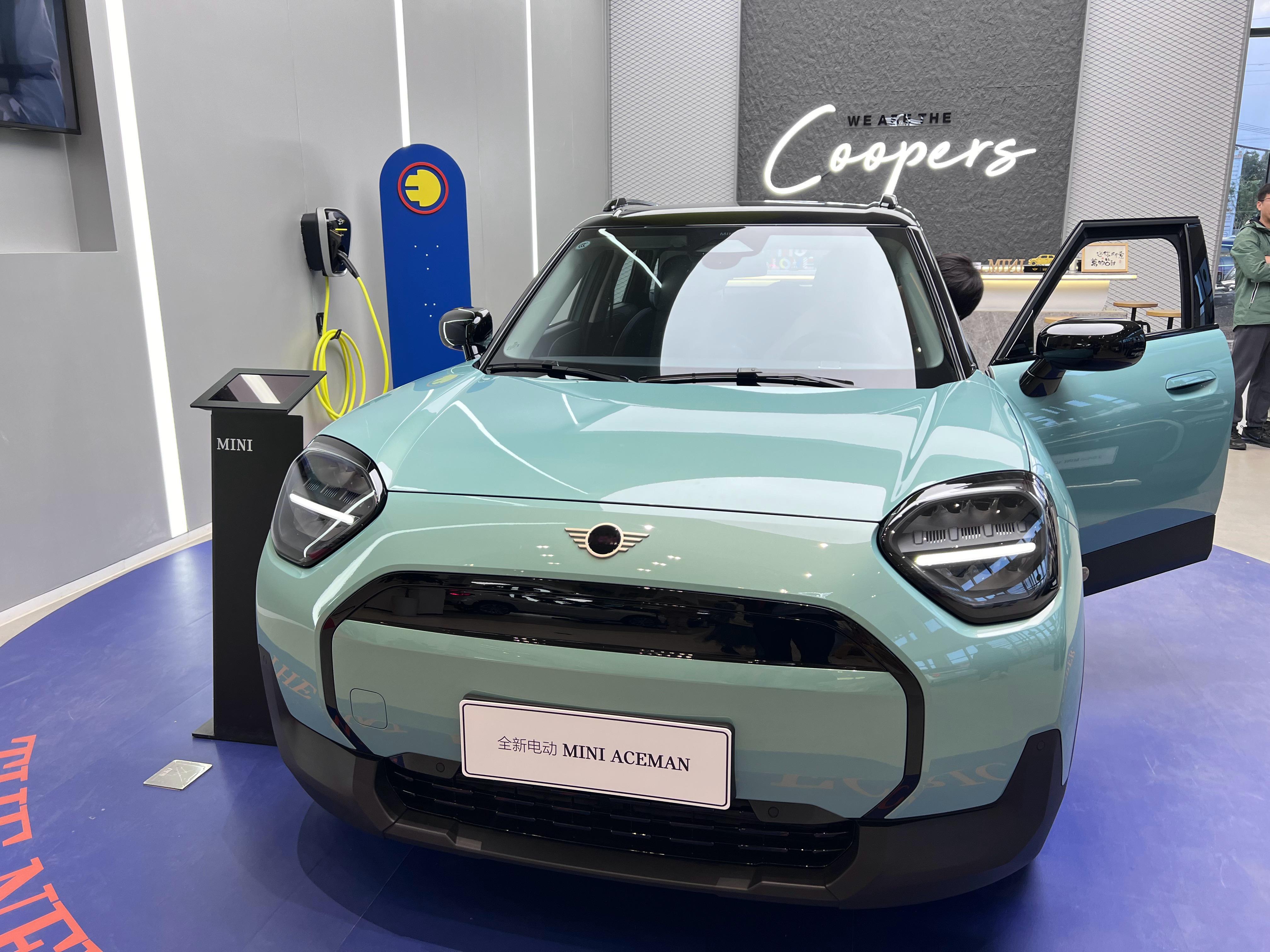 2024年看了很多新能源汽车，还是被颜值吸引的我看了宝马mini，欧拉好猫、闪电
