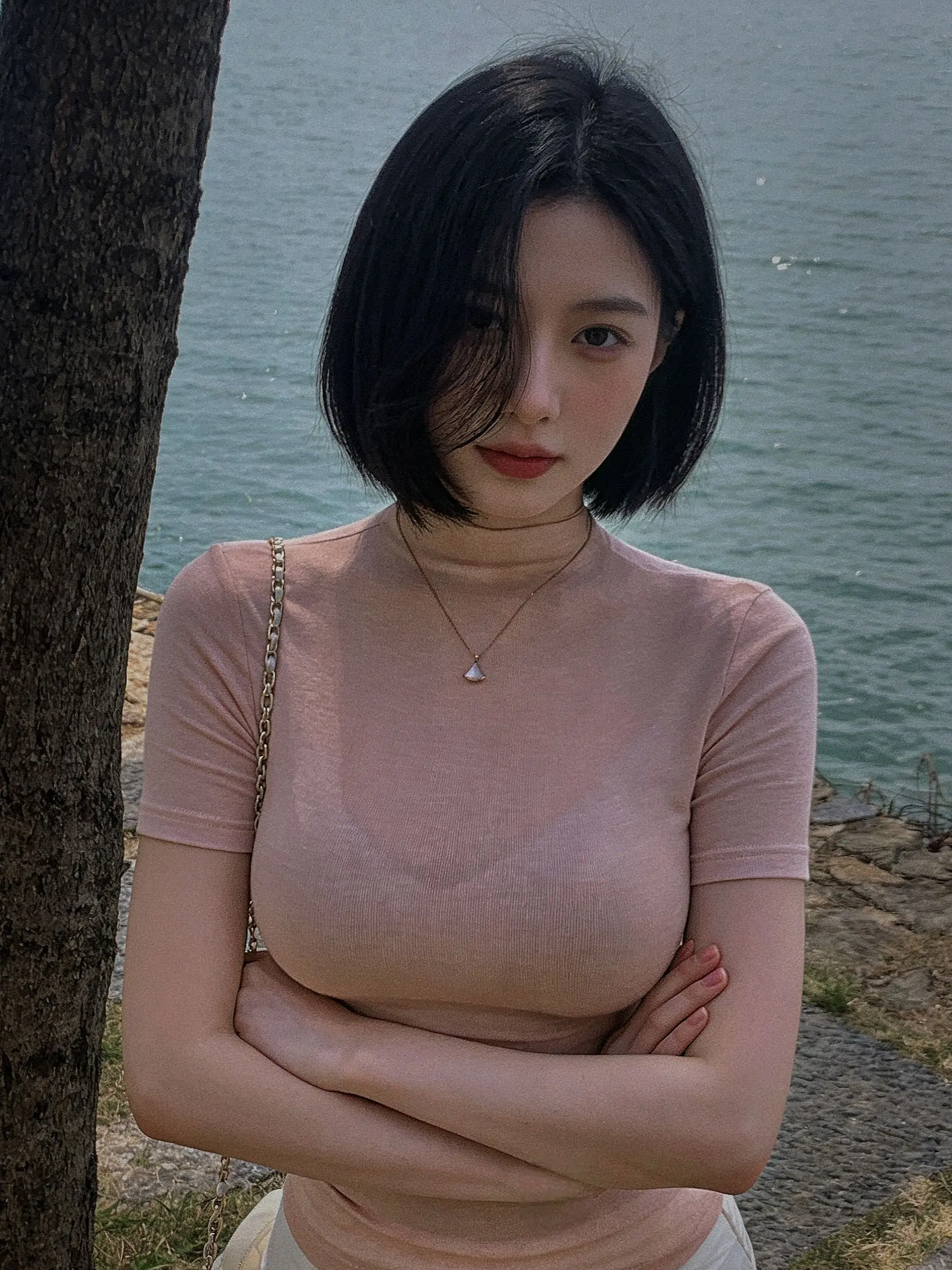 竹若有心更难折，人唯有心才清澈。