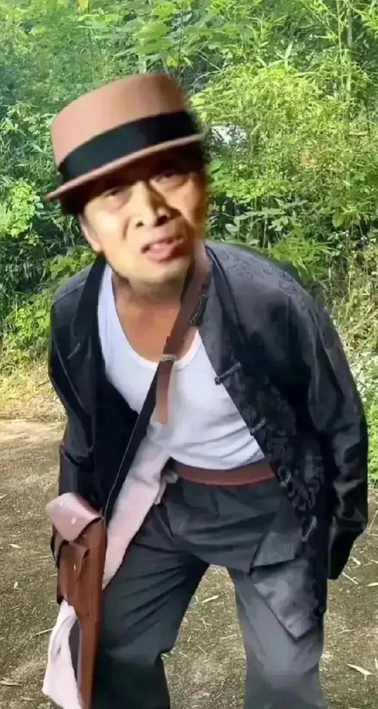 王小东有没有投机？
当然投机了！
我们从俄乌战争这个角度来谈。
大家都知道，王小