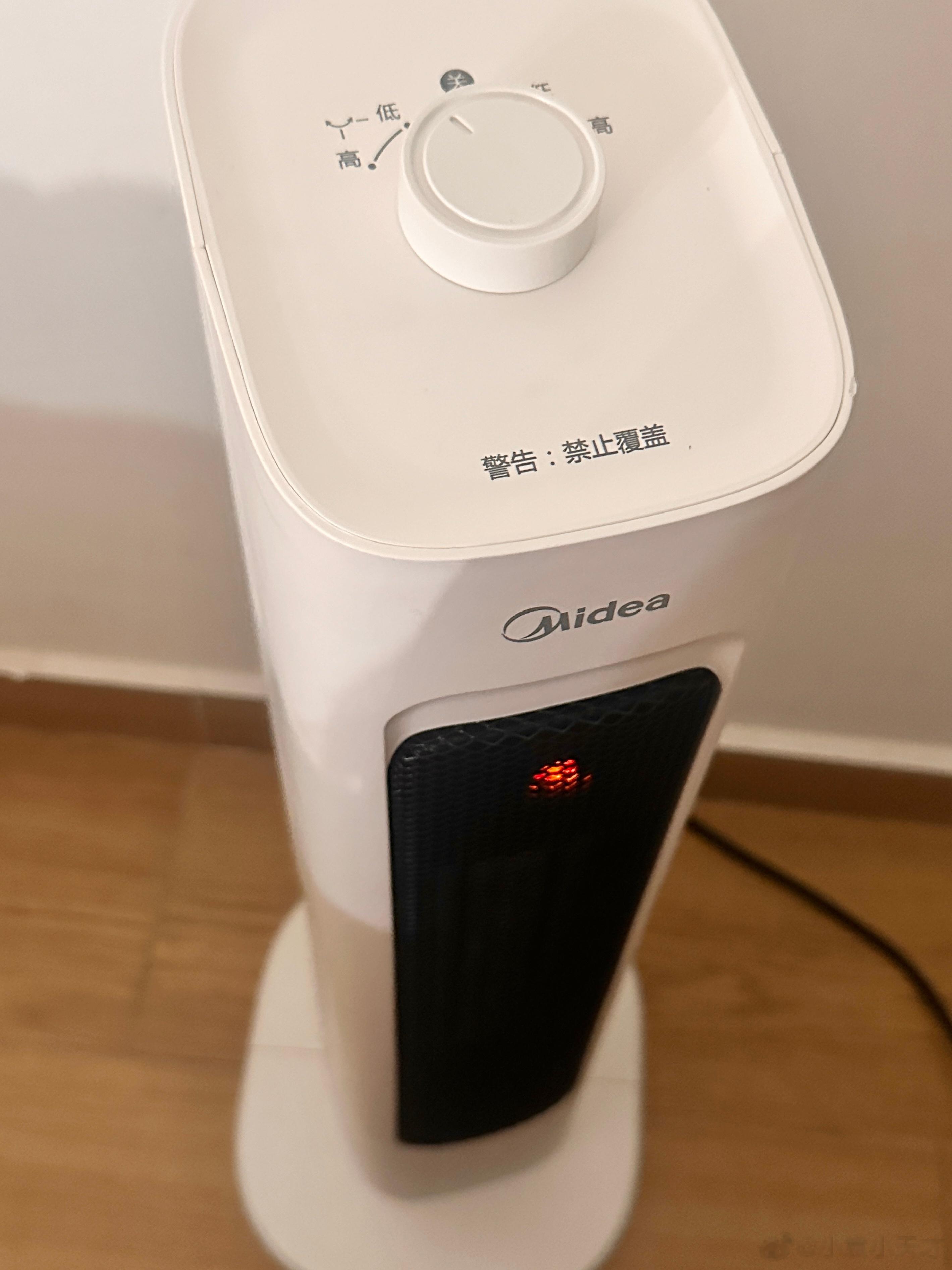 这日子到底什么时候才是头…我已经坐在暖气机前一天了！！！loki抢了纳豆的狗窝好