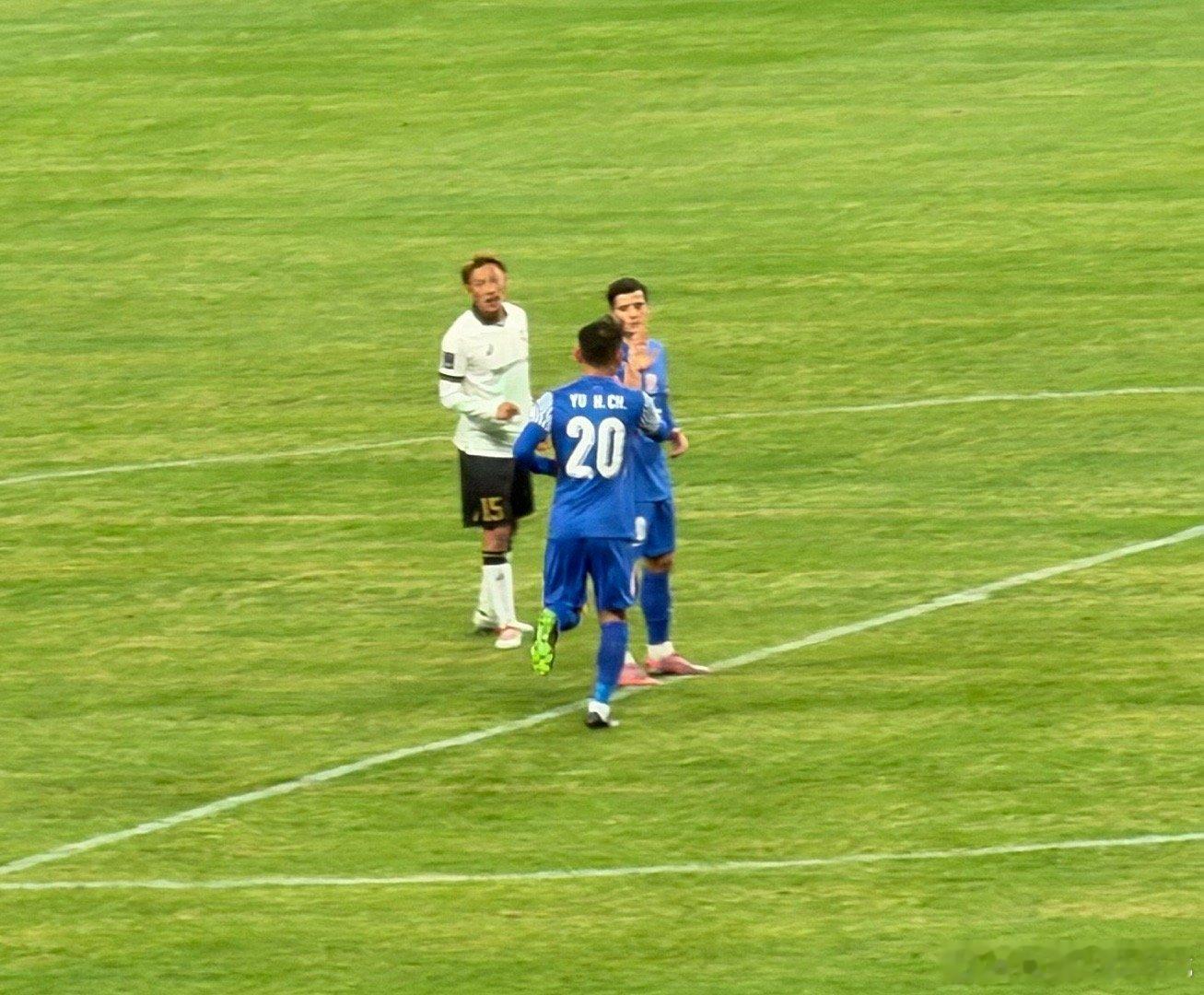 知道这场是于汉超的最后一场比赛，所以特意从北京赶过来，看过他中超的首秀，也看了告