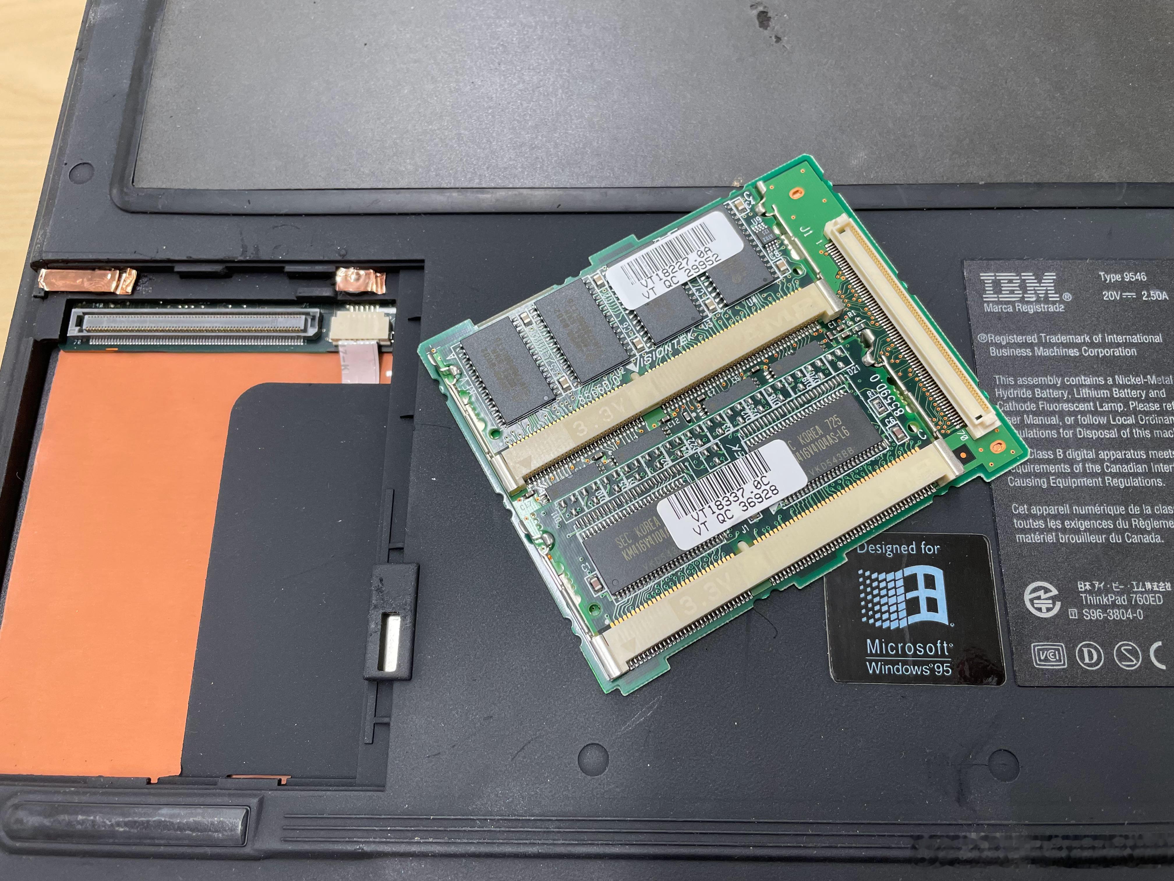 30+年前的IBM Thinkpads公司老员工退休，留下一堆老电脑，看看30多