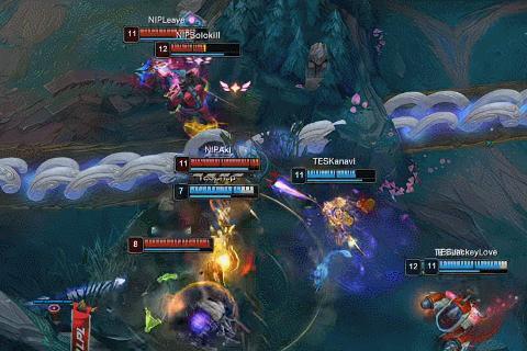 【2025LPL第二赛段 TES vs NIP】第18分钟，双方河道团TES打出