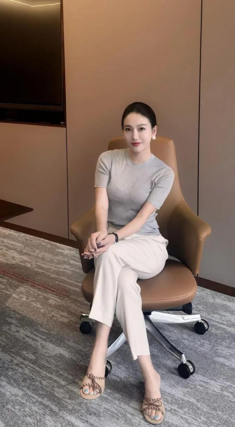 端庄秀美！