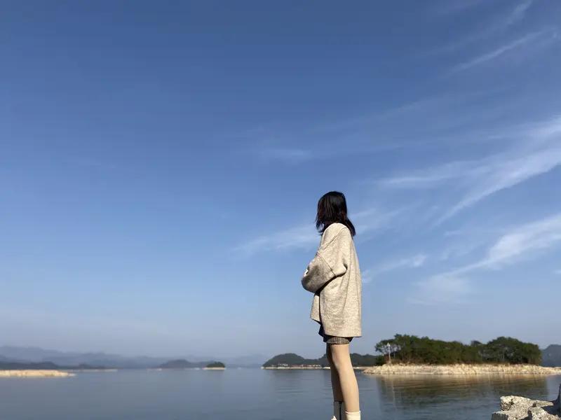 我姐又给我打电话说要离婚，当初就不让她远嫁，那男的比她大十岁。可她觉得男的对她花