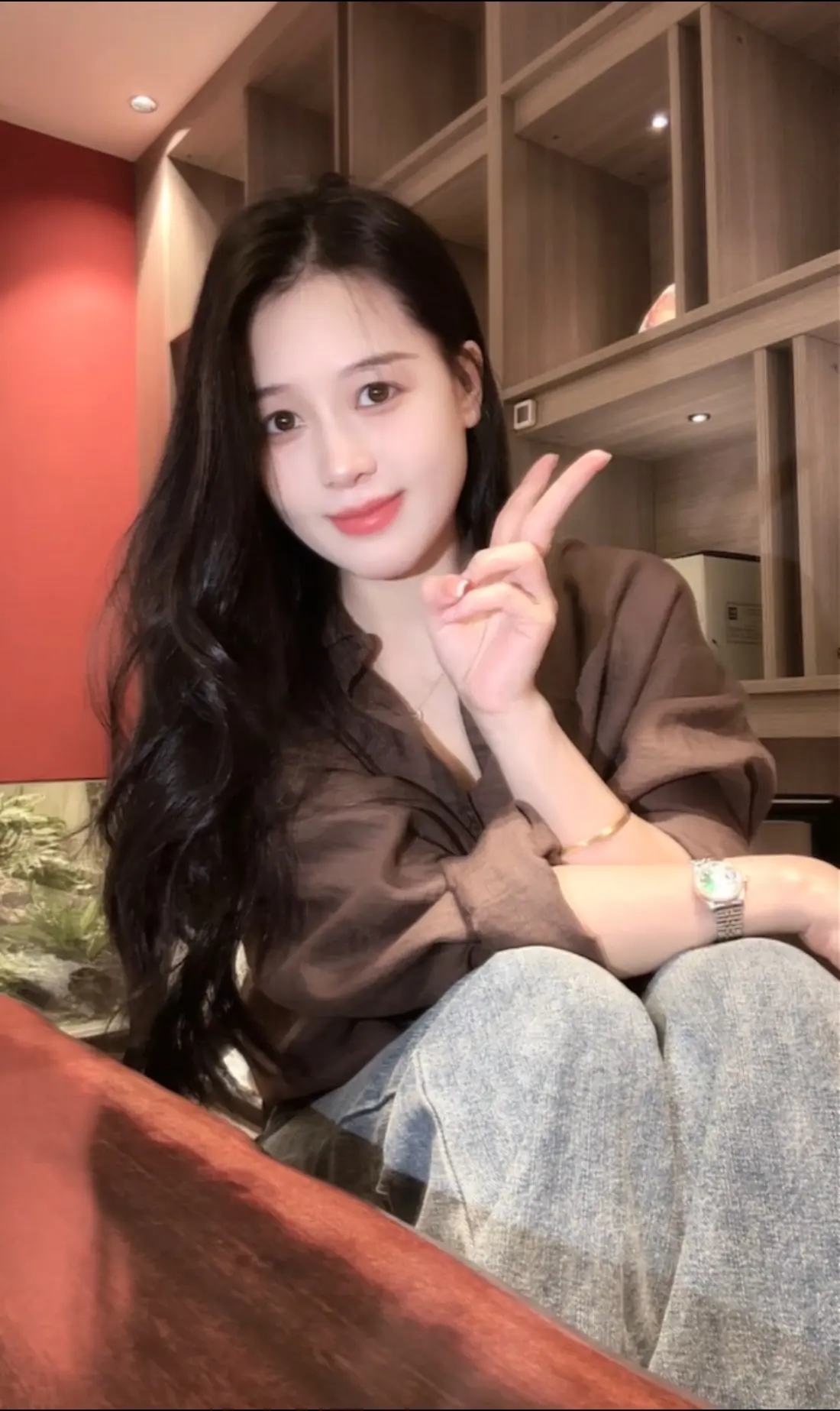 该怎么形容她给我的感觉呢