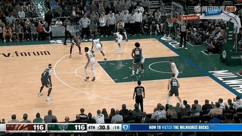 骑士玩大了，被火箭旧将准绝杀，品尝到轻敌的苦涩滋味。

雄鹿主场对阵骑士，两队都