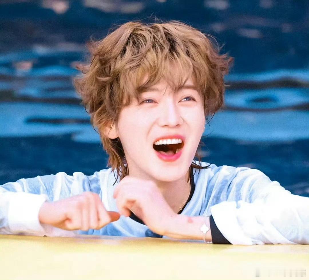 鹿晗 关晓彤今年还会有生日祝福吗？ 