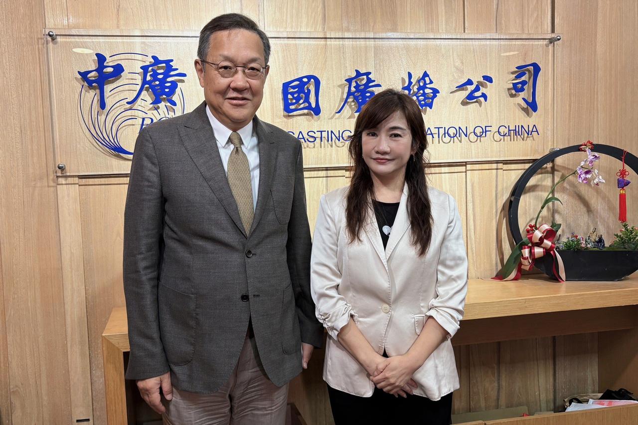 韩国瑜访美大成功！介文汲：美方告诉民进党：美国可以接受国民党两岸政策

梅花新闻
