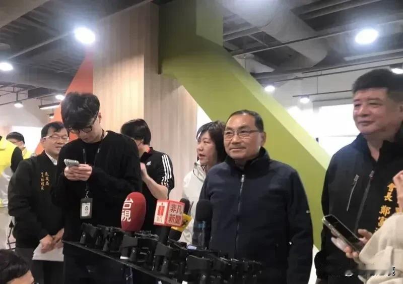 “319”枪击案主办警官侯友宜表示认证物证都在，大家可以尽情使用。不过二十年过去