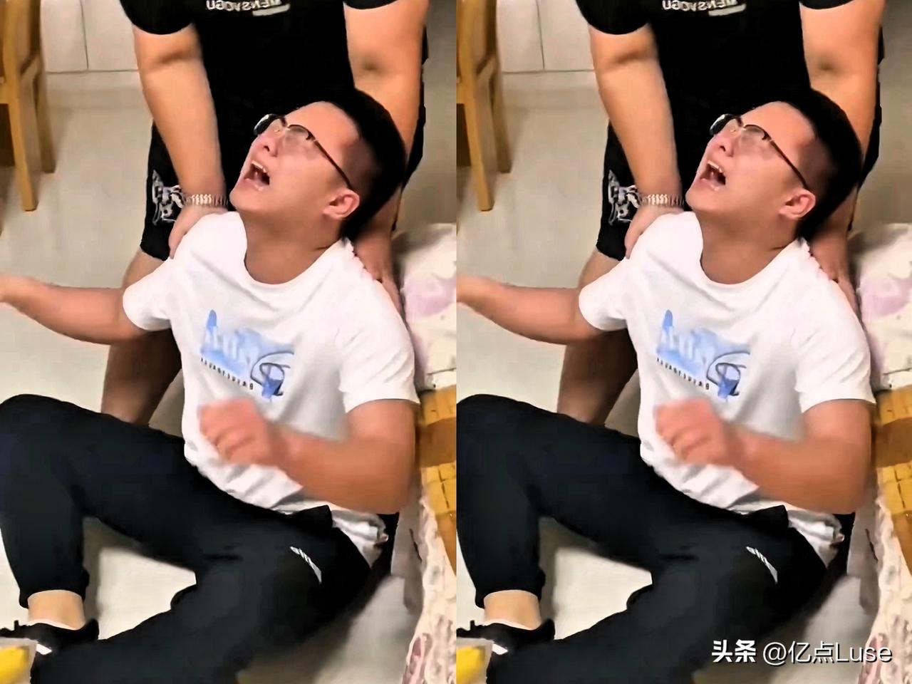 给大家报喜！这是我180的大儿子，高考成绩揭晓，语文135，数学142，英语13