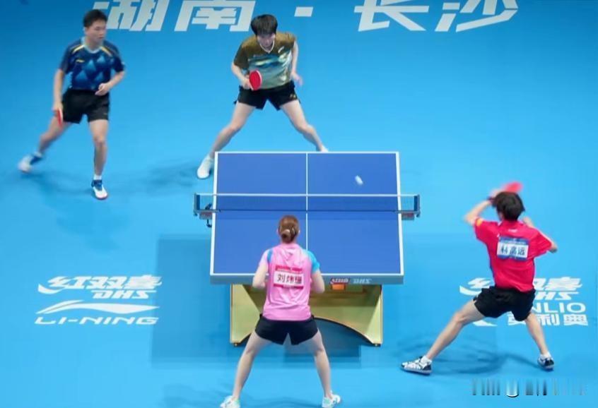 林高远/刘炜珊混双首秀：0-2落后，决胜局5-9救4赛点逆转晋级16强
0比2落