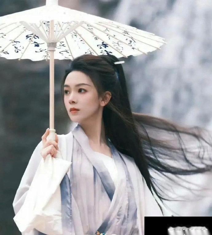 《雪中悍刀行2》中，姜泥的角色由李庚希换成了陈瑶 