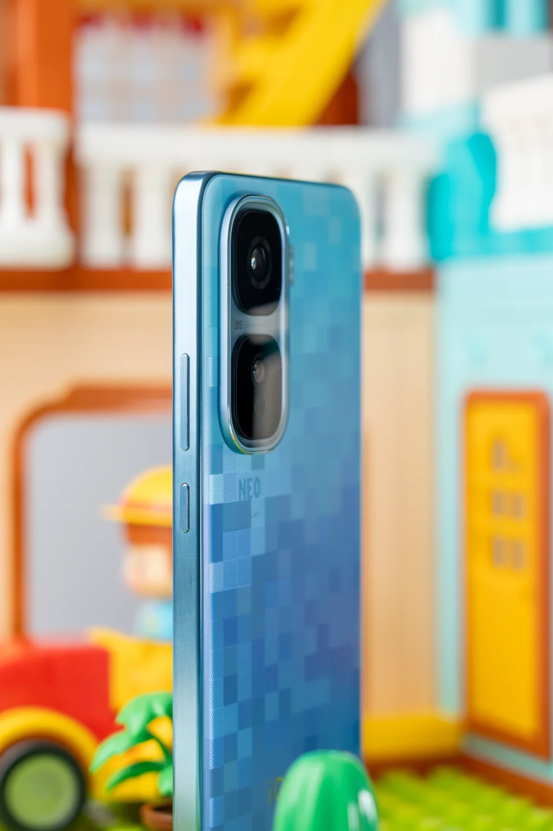 焊门了！iQOO Neo10 Pro+中框藏惊喜！