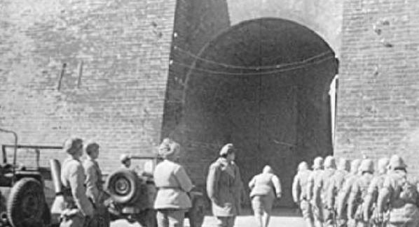 蒋介石扣押傅作义夫人，地下党无法营救，关键时刻周总理暗中传递重要消息，这究竟为何