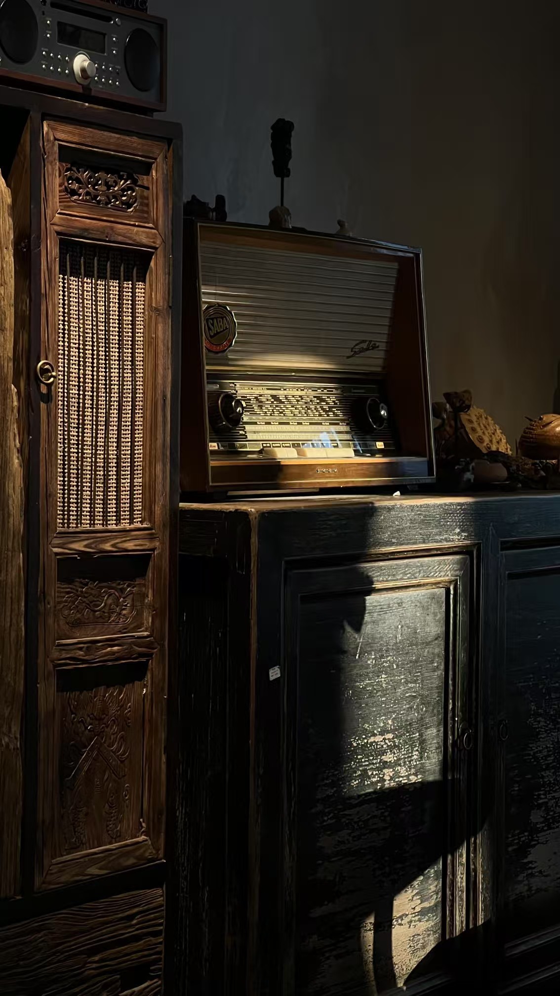 偷一段温柔的午后时光，和阳光对坐，与岁月言和。 