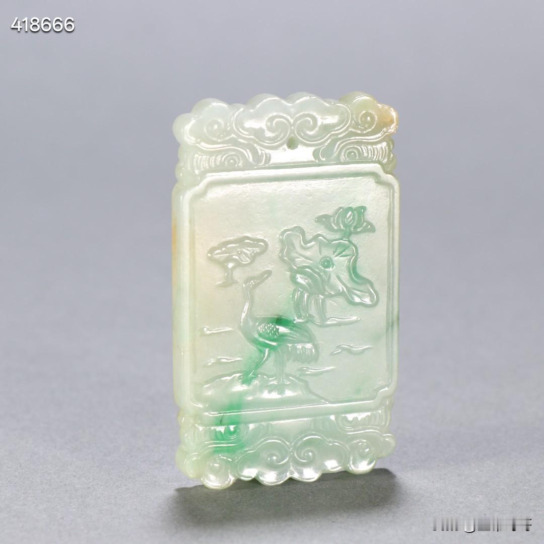 清 翡翠仙鹤荷花挂牌
规格：高5.9cm宽3.5cm