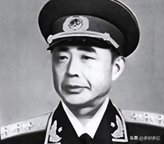 陈明仁宣布长沙起义后，其嫡系第71军在军长彭锷带领下叛逃。熊新民奉命追回第71军