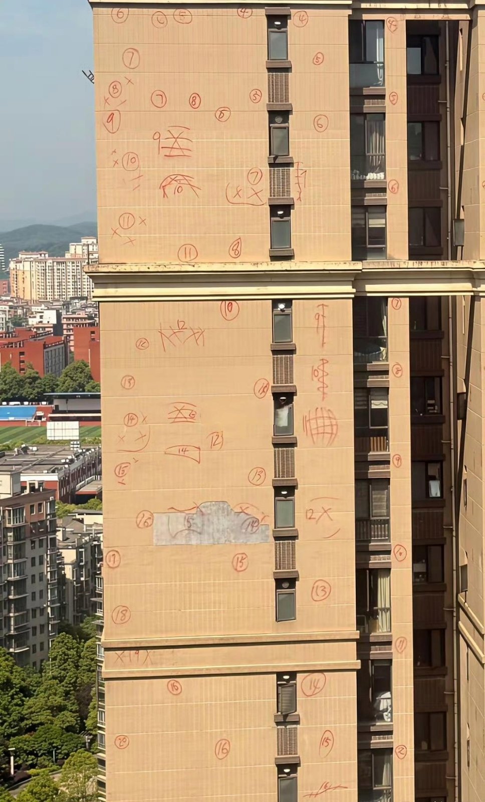 房子建好了，居然忘了擦。 