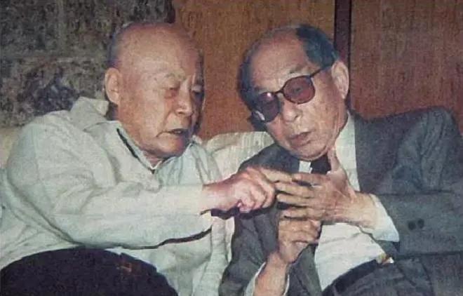 张学良与吕正操，最后的重逢。
1991年5月29日上午，美国，两位耄耋老人（吕正