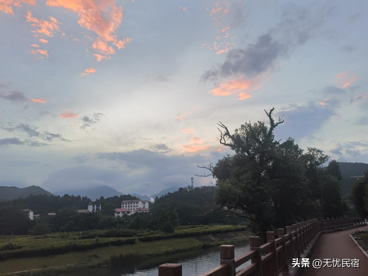 大家发现没有？
一个人，如果没有什么朋友的话，极有可能，他自己有点问题。
问题一