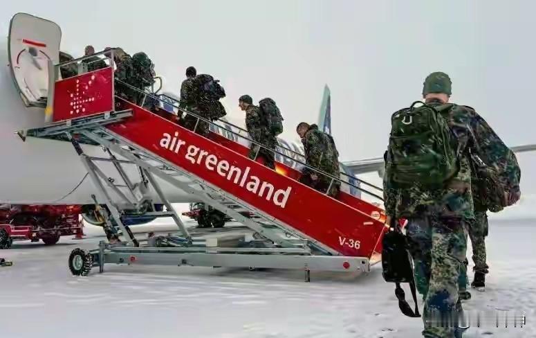 现在看美国把格陵兰岛据为己有只是早晚问题，没有任何人、任何力量能拦得住！让人可笑