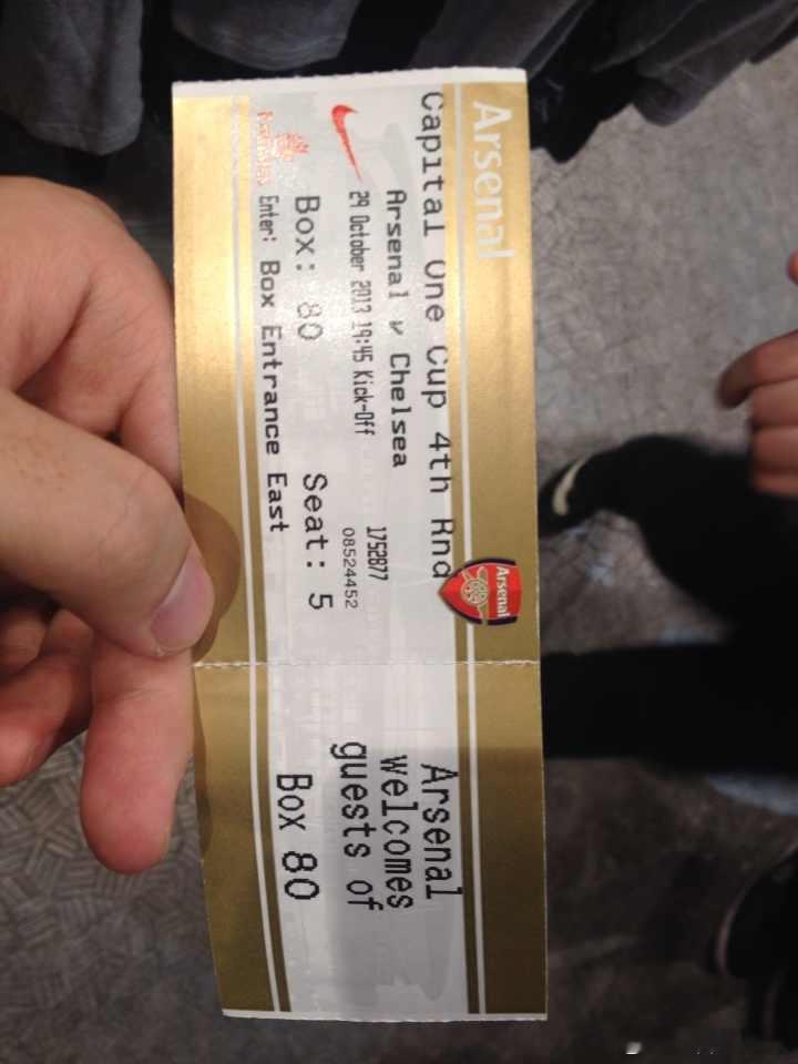 我90年代开始看曼联，小时候获取的信息比较局限，很长一段时间我都以为阿森纳和曼联