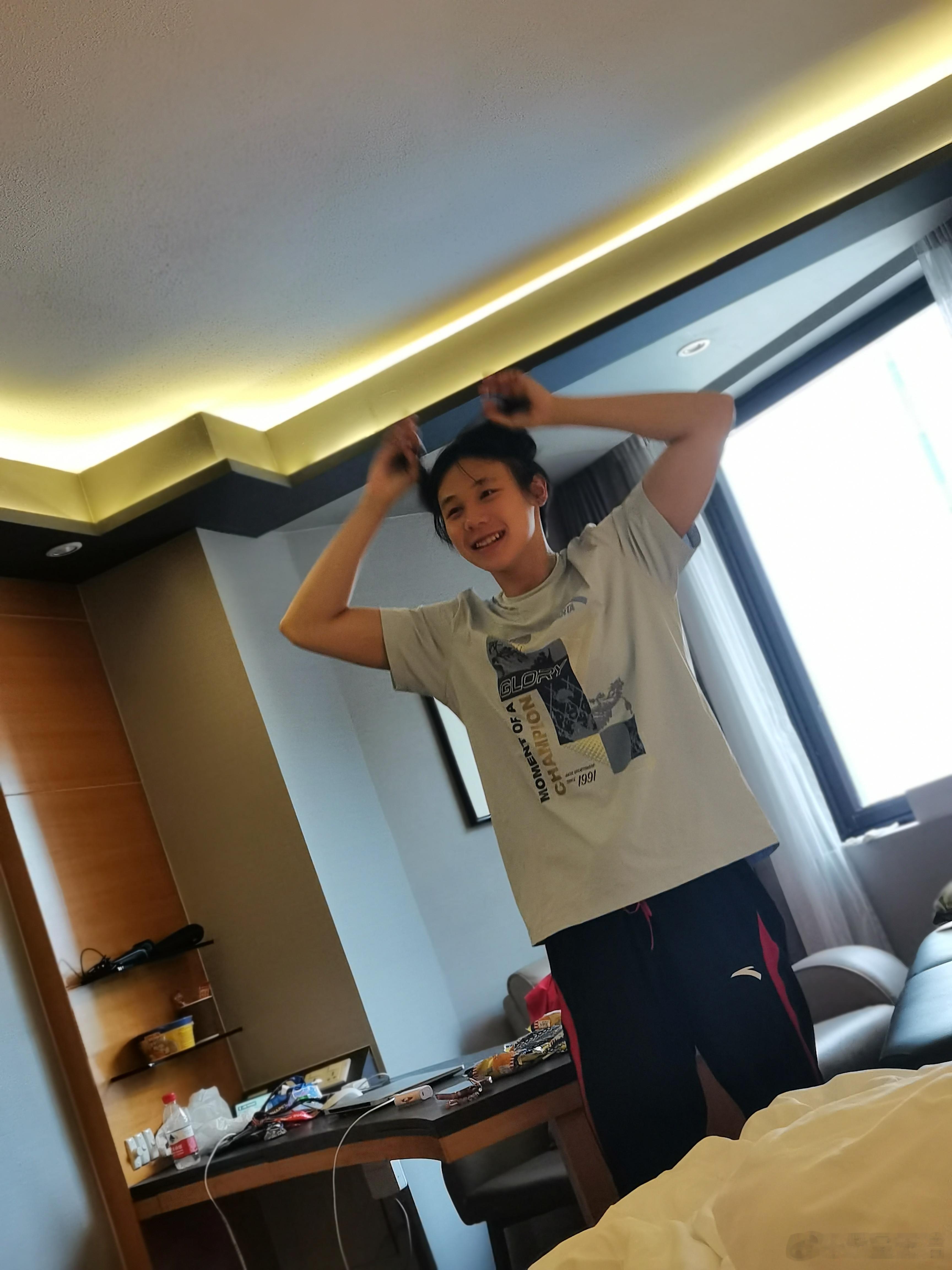 马上就到✌🏻👊🏻不好意思啦，八月没拍照片，打开相册一看竟然只有取件码截图[