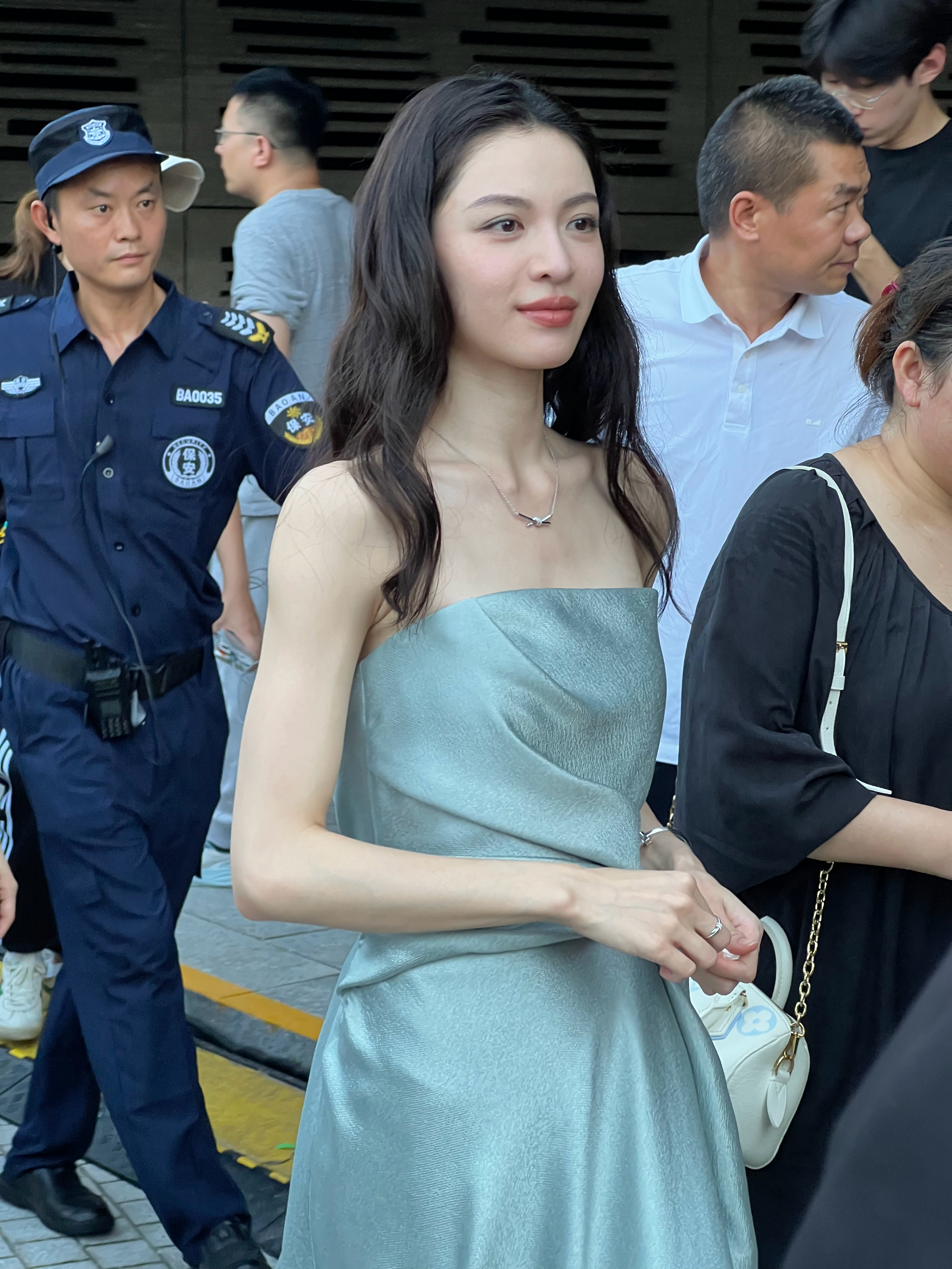 真的好看时尚圈都在拍小鹏P7钟楚曦  ​​​