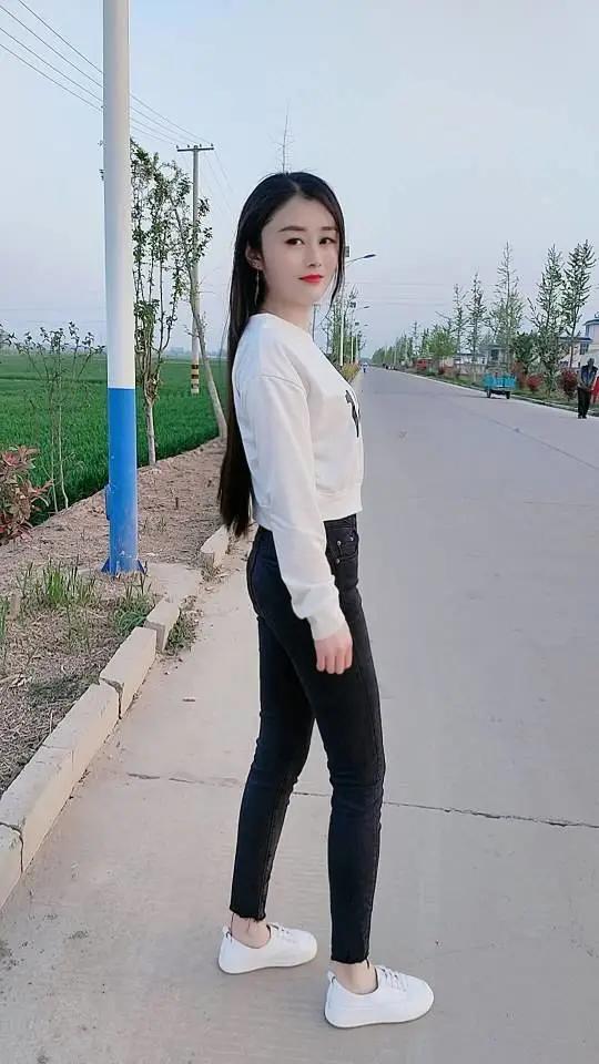 姑娘求婚说“没门”，老爹一番解读促成良缘（故事演绎）
 
祥子刚回到家，就委屈地