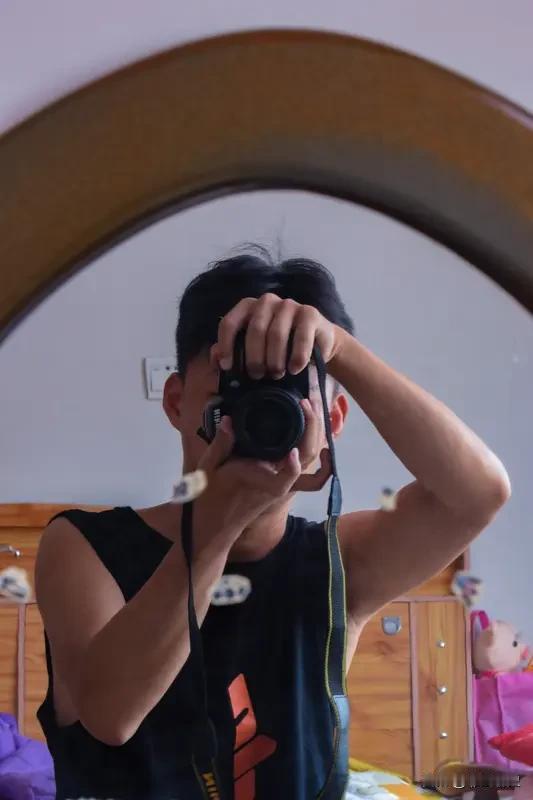 人生有时候就像一场迷雾中的旅程，懵懵懂懂地就走过了好些年，每一步都走得跌跌撞撞。