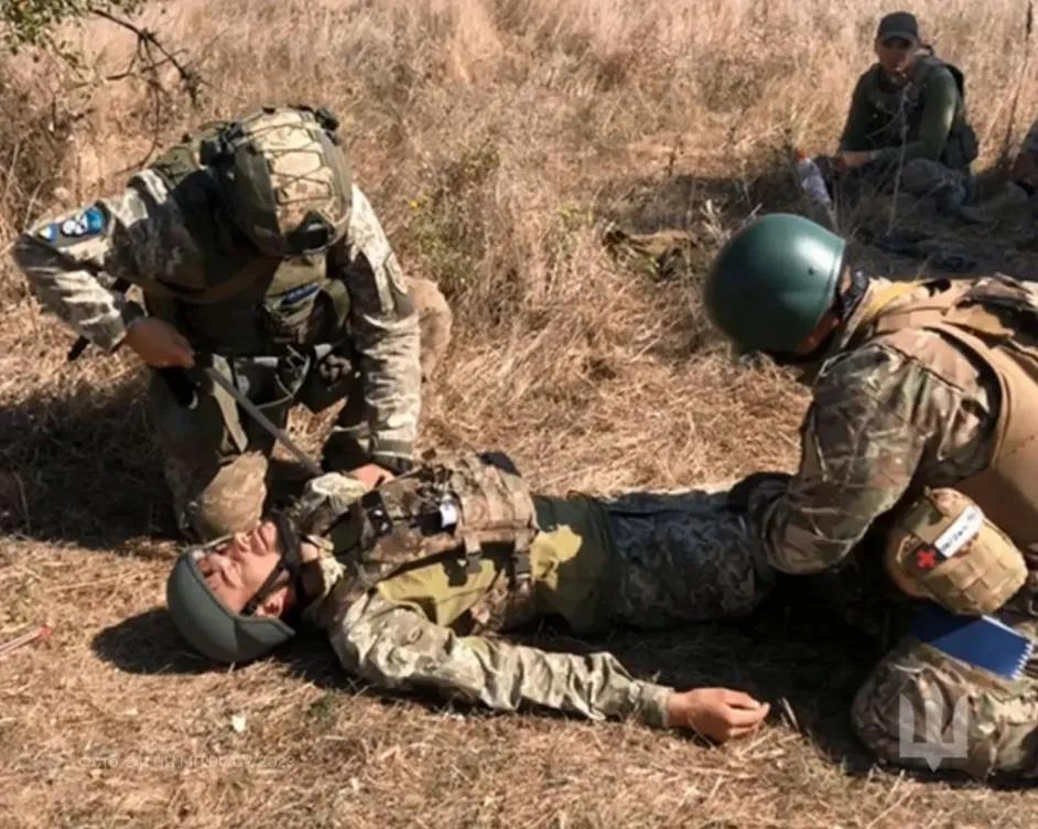 俄军在第聂伯罗彼得罗夫斯克方向对乌军精锐空降突击团“斯卡拉”部队进行空袭，用滑翔