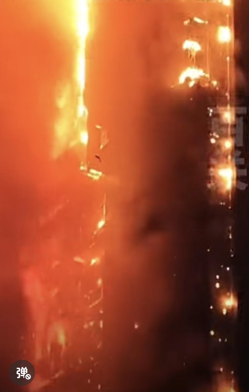 3月29日通报，太原小店区28日晚间一建筑突发火情，遇难人数已升至3人，另有23