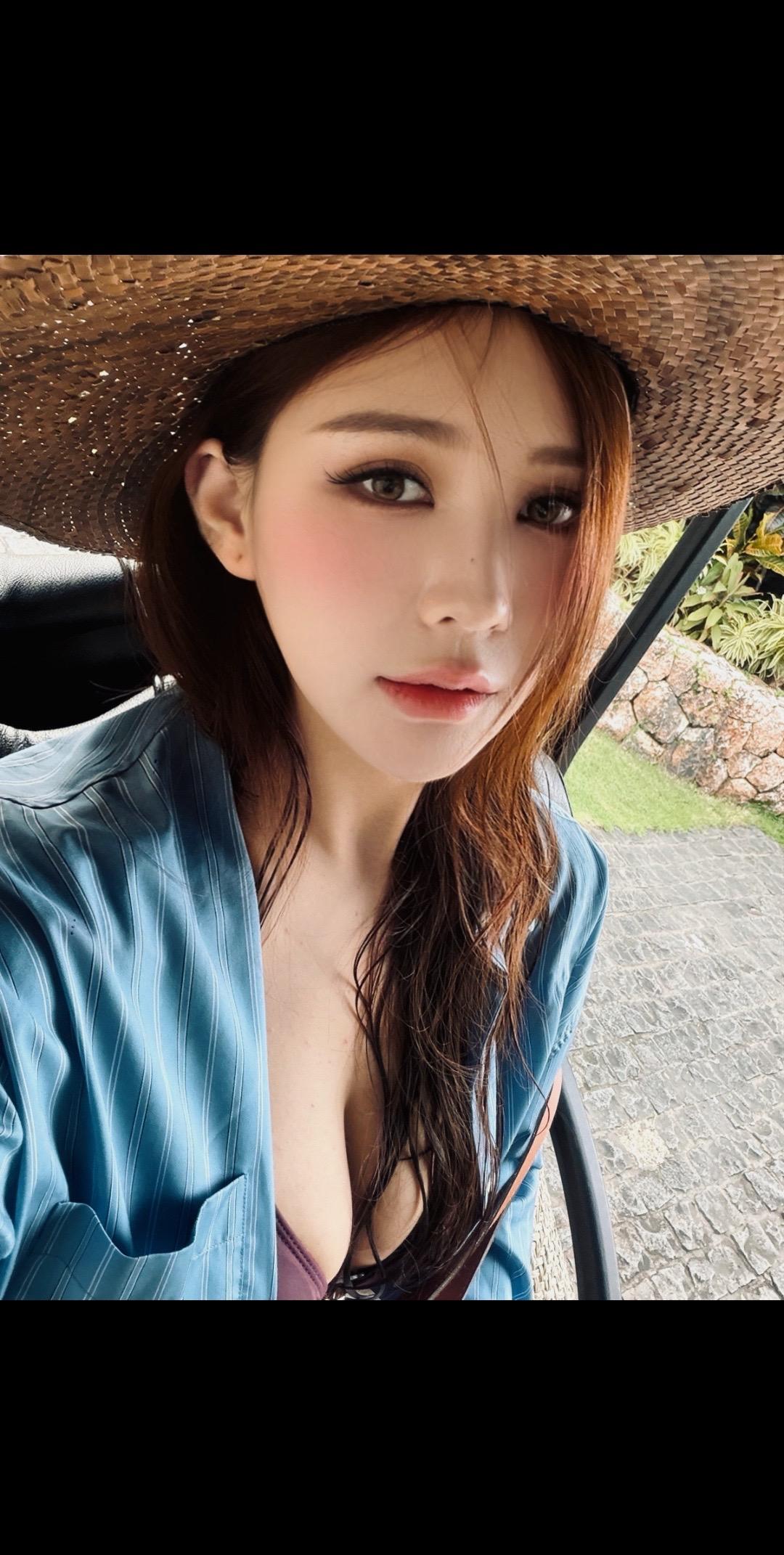 我就像一个很酸的橘子 你很认真的剥开了我 发现我并没有你想象中的好 可...