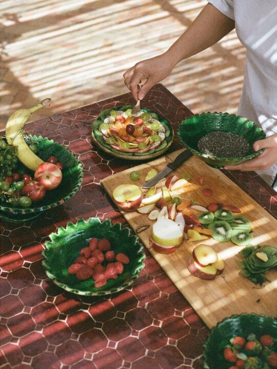 🟢绿釉陶碗，夏⽇餐桌的仪式感