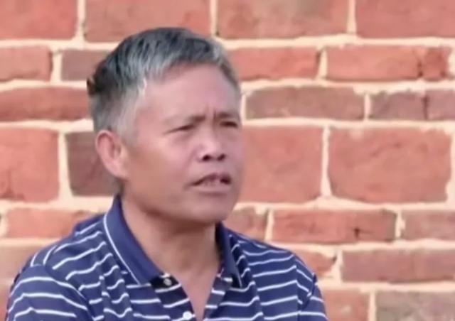 1999年，湖南一男子丧偶后，与邻村一离婚女子结婚，一家人靠男子种地为生。某天男