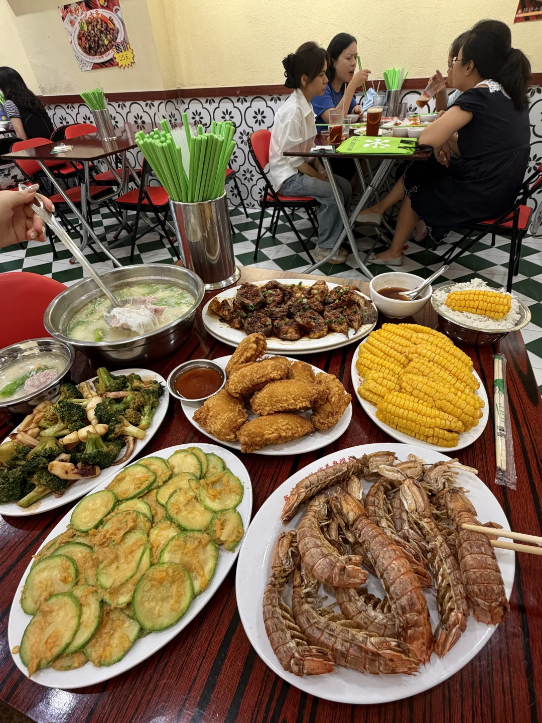 感觉是广州老城区真正便宜好吃的大排档！！！