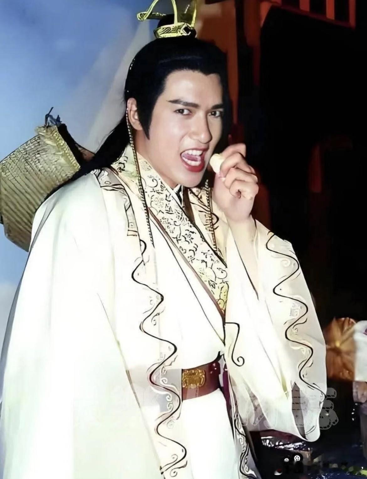 不愧是最帅西门庆，单立文曾被导演要求假戏真做，被问拍戏有没有起生理反应，他的回答