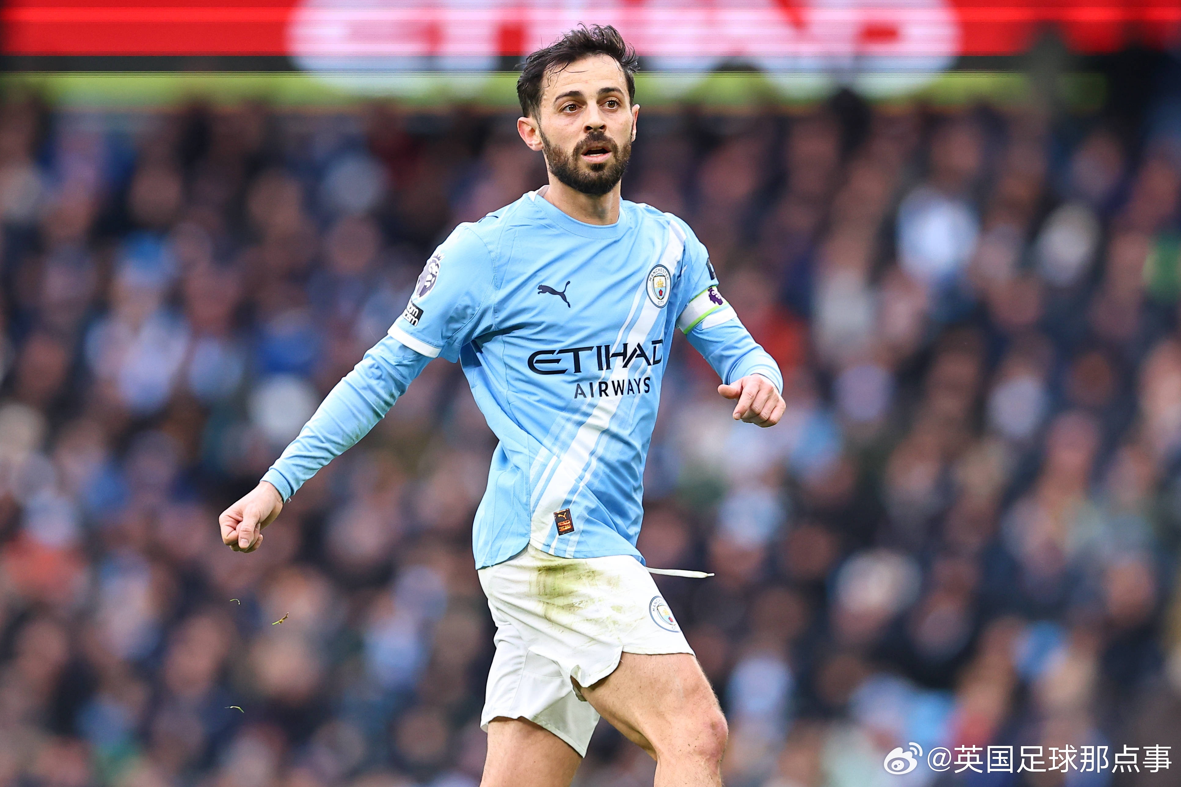 每日体育报：B席今夏将自由身离开曼城，首选加盟巴萨，并愿意降薪。经纪人门德斯已将