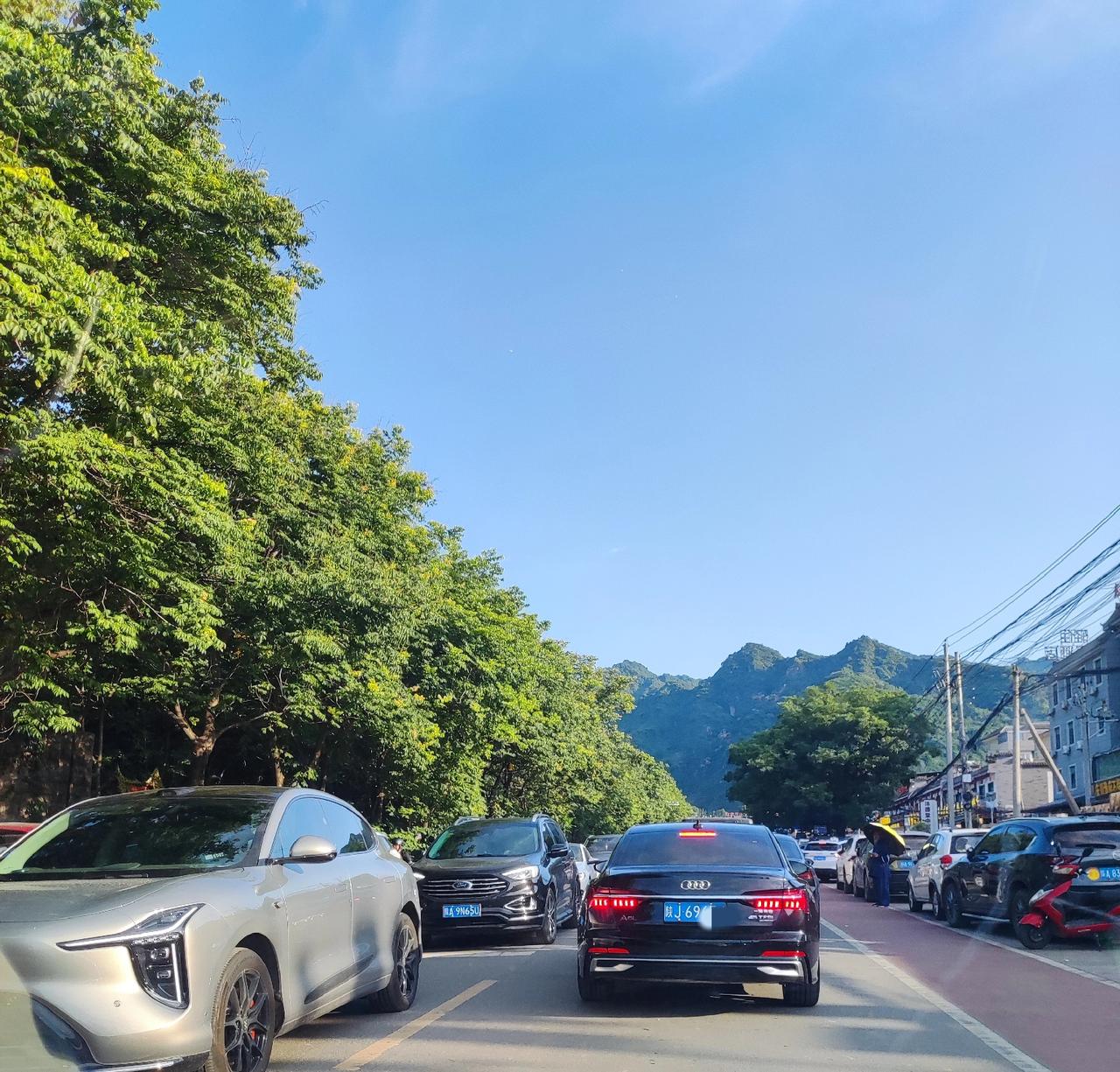 求助！秦岭72道峪哪个好玩？最好离南郊不远
这两天西安热的憎怂！[快哭了][快哭