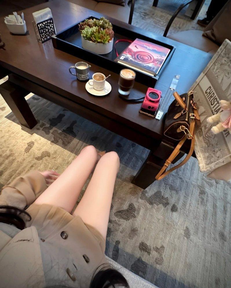 要结早结了 穿了很久的衣服突然要花钱买 还不如买件新的 人性如此 . 