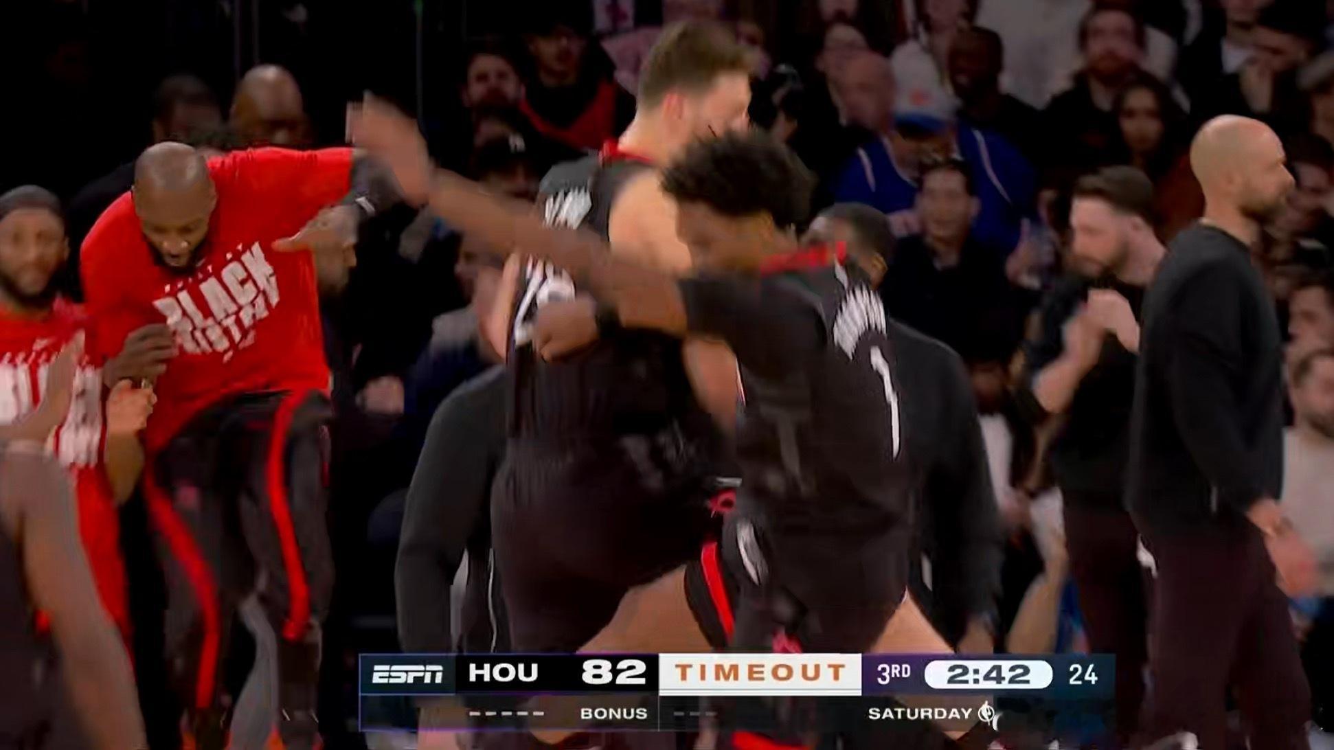 领先15分咯为啥越领先我越慌张！！火箭vs尼克斯休斯顿火箭休斯顿火箭