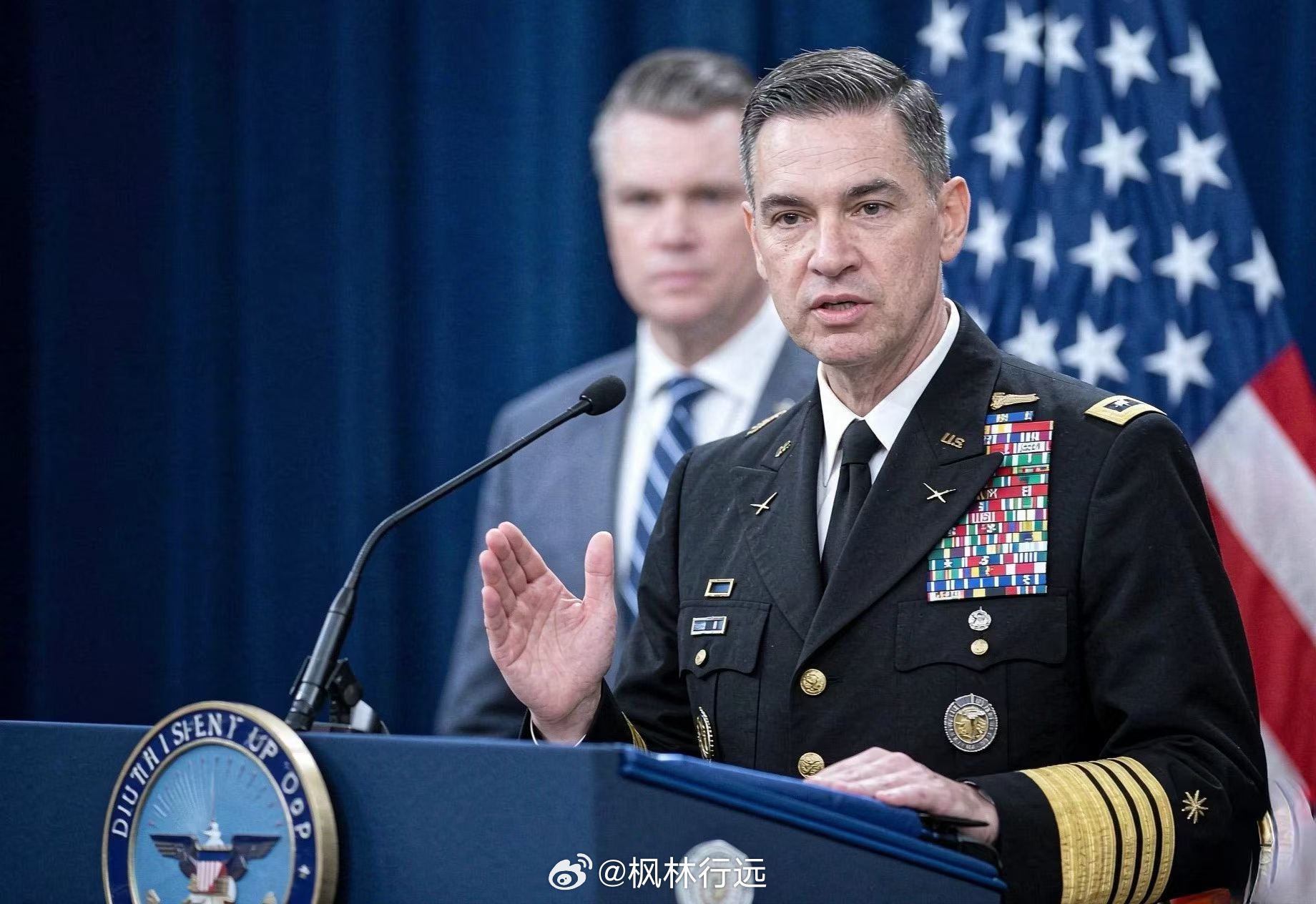 🇺🇸🔥🇮🇷中央司令部负责人敦促停止霍尔木兹行动，除非美国准备好升级🔥