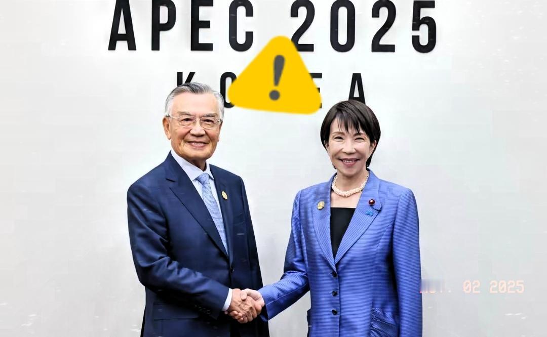 露出了本性。
高市在与中方会面时，
当面作出坚持一个中国原则的承诺后，高市早苗竟